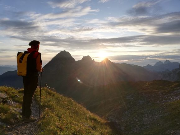 Bergerlebnis, Sonnenaufgang, Berggasthof Pension Lahnerhof, Obergail, Lesachtal, Kärnten