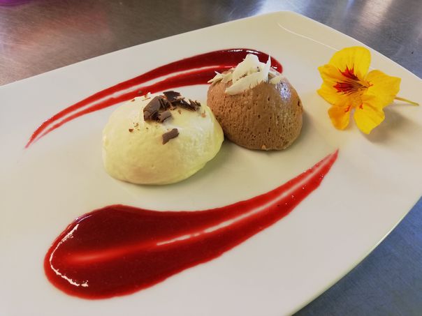Dessert, kreativ, Schokomousse, Küche, Restaurant, Gasthof, Lahnerhof, Obergail, Lesachtal, Kärnten