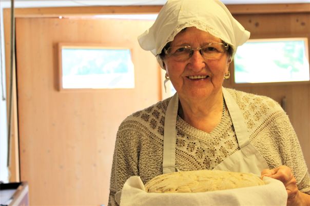 Leschtaler Bauernbrot, Gasthof Pension Lahnerhof, Obergail, Leschtal, Kärnten